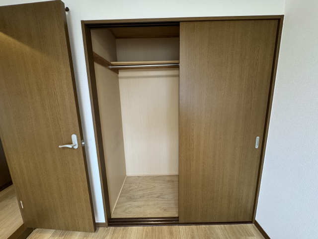 収納　廊下側西洋室